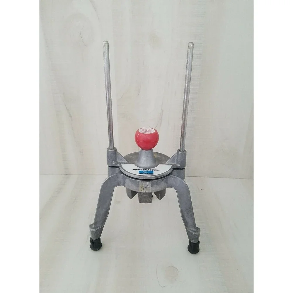 Wedgemaster 6 Section Slicer Redco Vollrath P/N 85-5001 rubber on the feet crack
